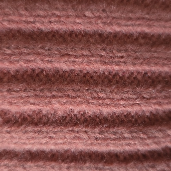 MIXIT BRAND WOMEN'S BURGUNDY & MAUVE STOCKING CAP HAT SIZE ONE SIZE FITS MOST - Picture 3 of 5